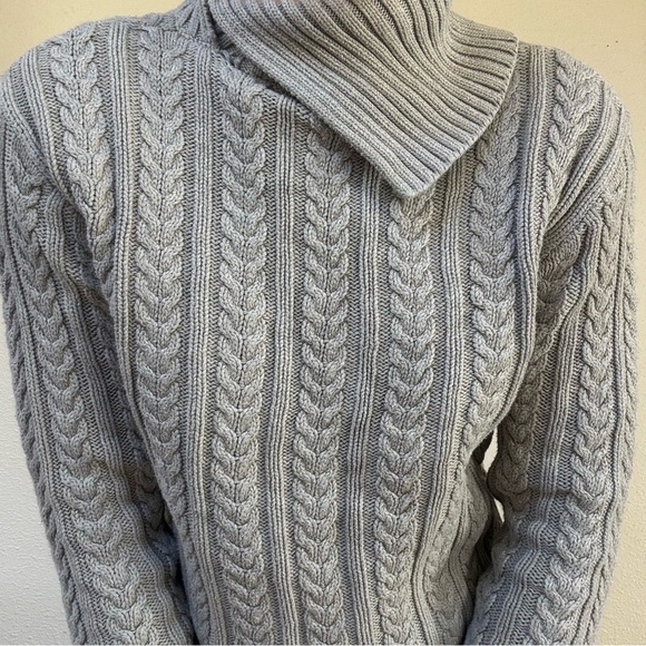 Vintage sage green Cable Knit Sweater - Picture 4 of 8